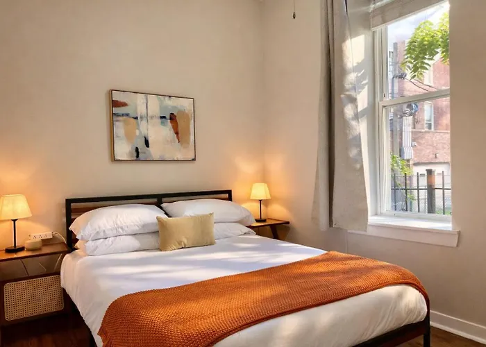 Apartment Flexhome West Town - Spacious 2br Duplex - Sleeps 8