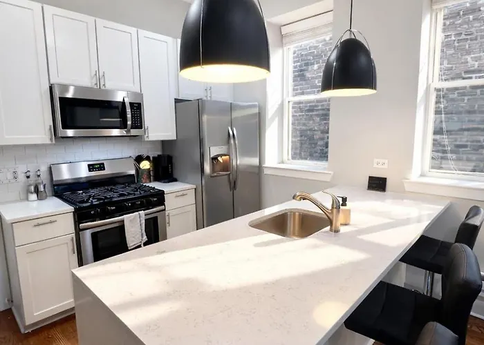 Flexhome West Town - Spacious 2br Duplex - Sleeps 8 Chicago