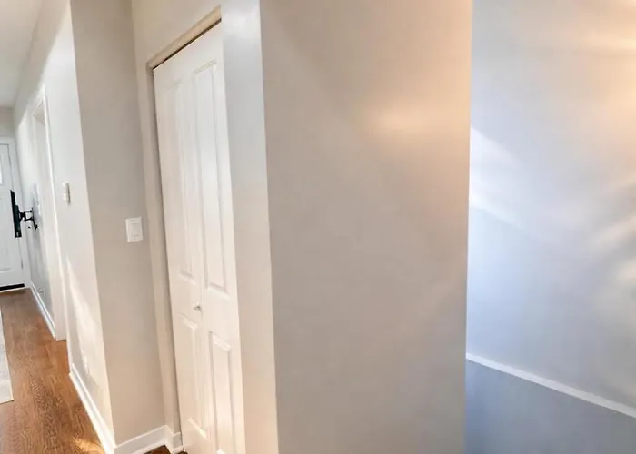 Flexhome West Town - Spacious 2br Duplex - Sleeps 8 Chicago