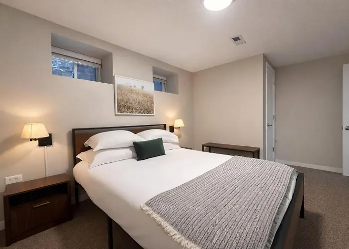 Flexhome West Town - Spacious 2br Duplex - Sleeps 8 * Chicago