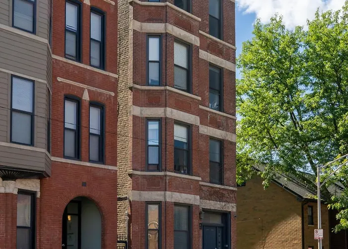 Flexhome West Town - Spacious 2br Duplex - Sleeps 8